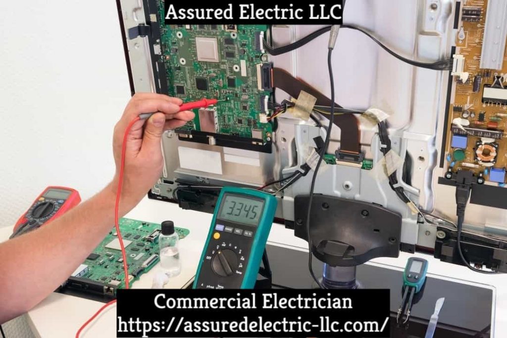 Commercial electrician in Salem, OR.